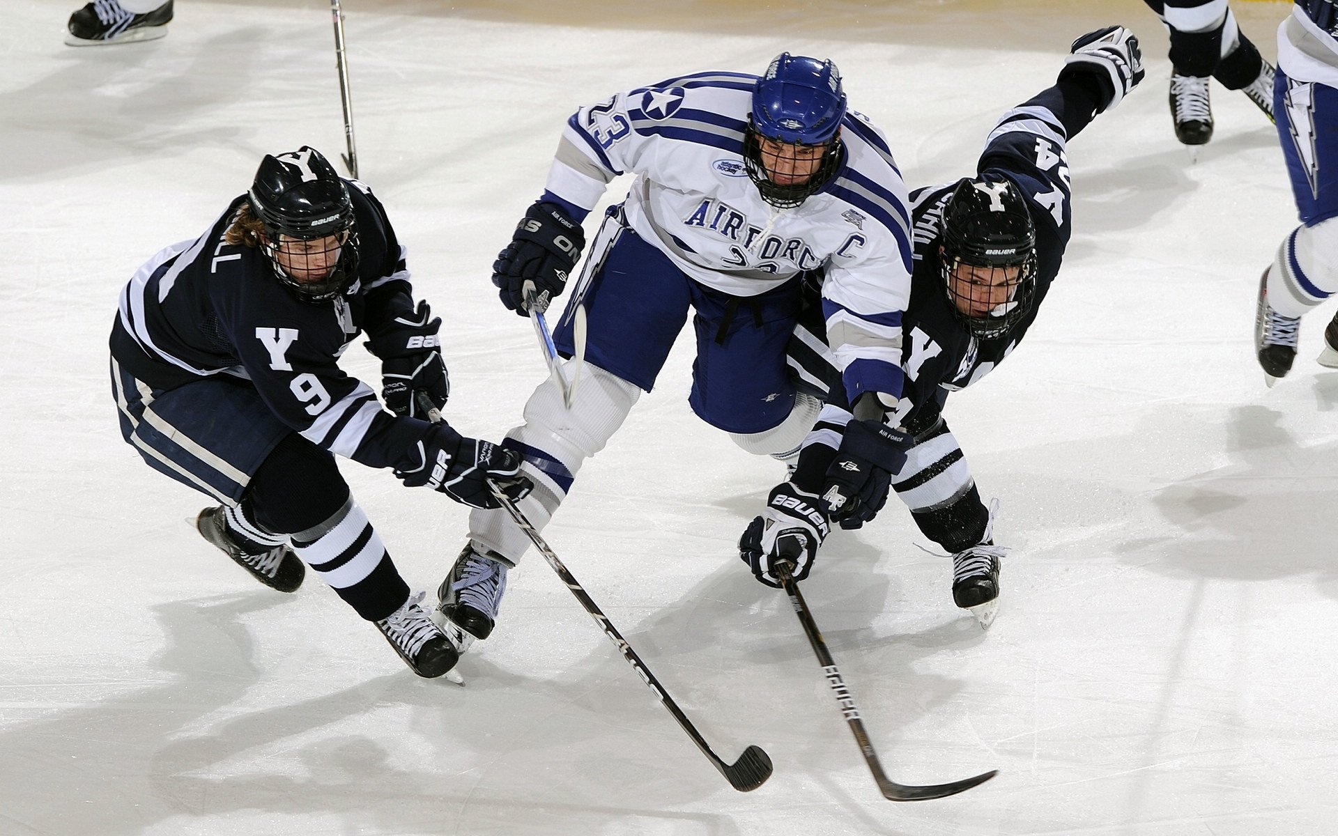 开云APP-后卫如何在快节奏中找到内线传球窗口，后卫怎么传球给中锋  第2张
