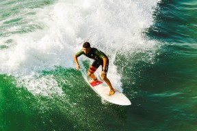 开云·体育官网-中超联赛中国女足惨败 球员体能成疑问，中国女足反超